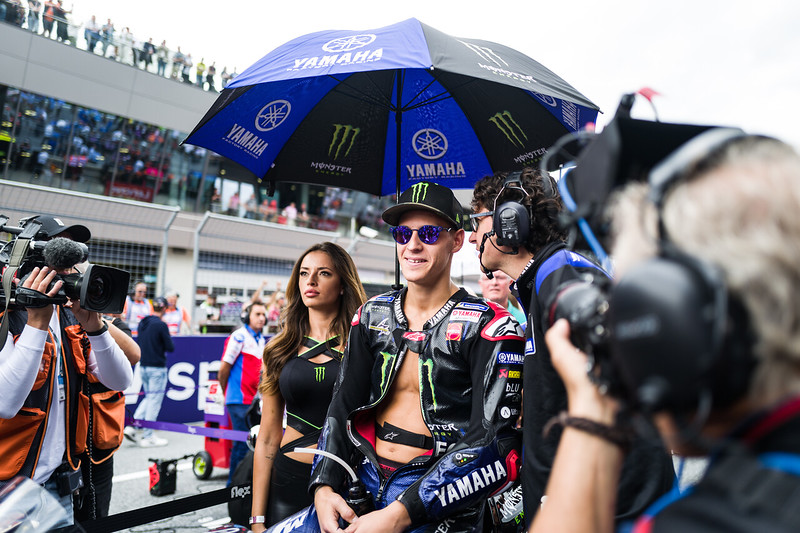 Diego Gubellini talking to Fabio Quartararo on the grid at the Red Bull Ring in Austria